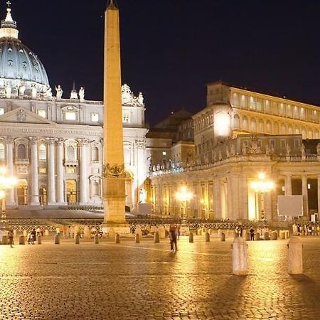 Anna a San Pietro Holiday House Roma Esterno foto