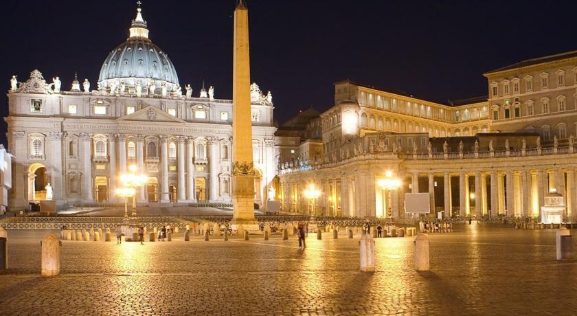 Anna a San Pietro Holiday House Roma Esterno foto